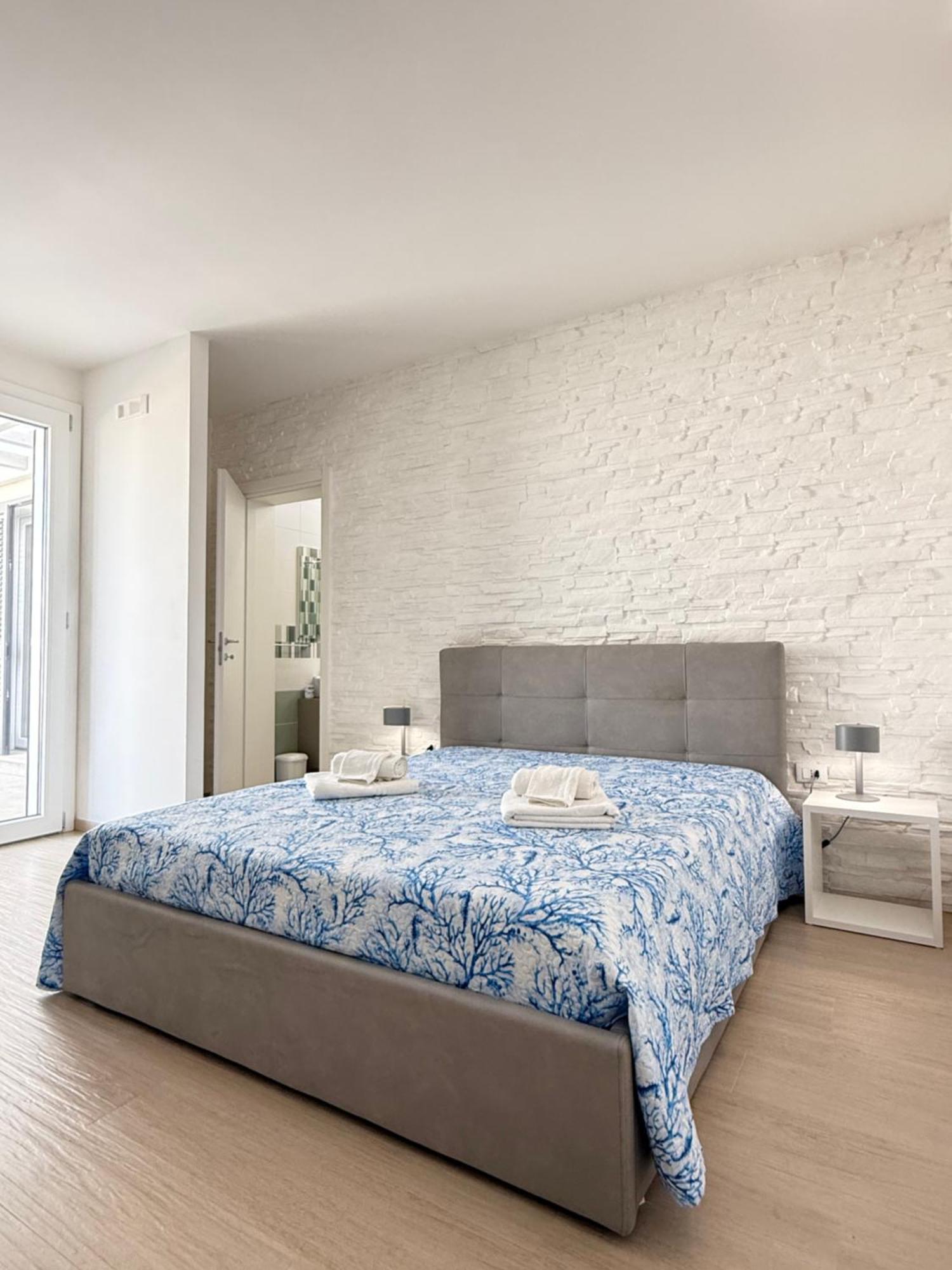 B&B Bianco Mediterraneo ตอร์เร โอโว ภายนอก รูปภาพ